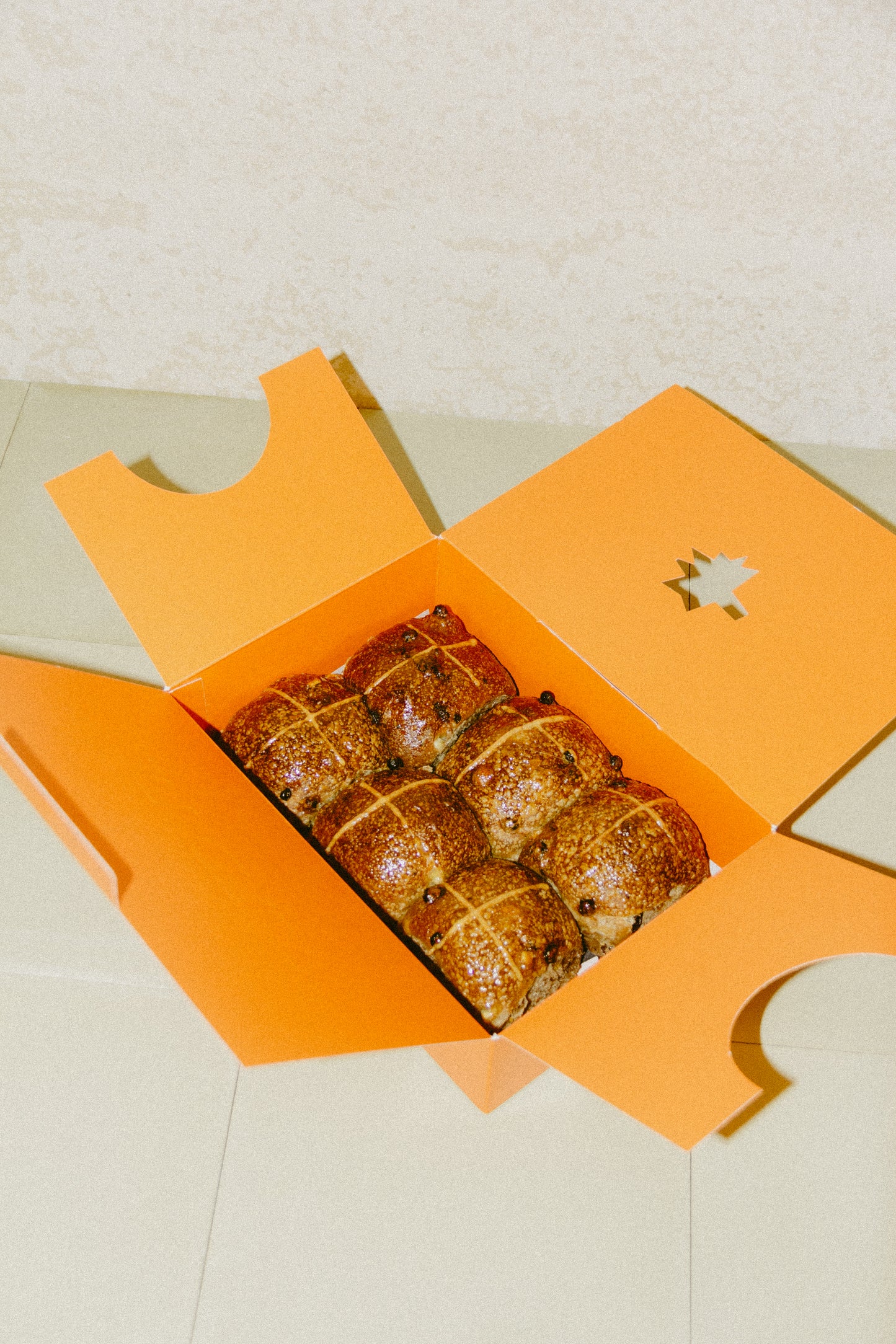 Hot Cross Bun Traditional - (6 pack)